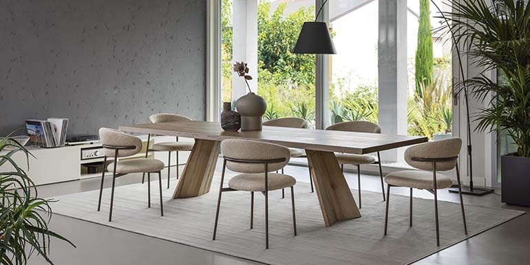 Calligaris offers a particularly rich, extensive and refined selection of contemporary dining tables and chairs. We have on display the Omnia, Icaro, Calla and Stream dining tables, with each offering multiple options to enable you to make a table that is just riight for you.
Pair your table with an iconic Calligaris chair such as the Romy, Oleandro, Fay or Carmen. Choose from fabric or leather upholstery, with some chairs offering further bespoke options.