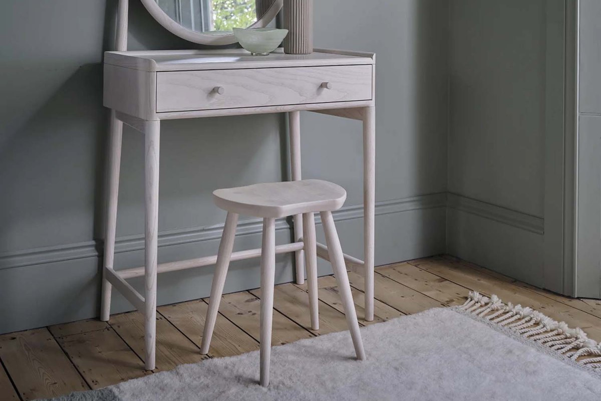Ercol Saddle Stool Ercol Saddle Stool