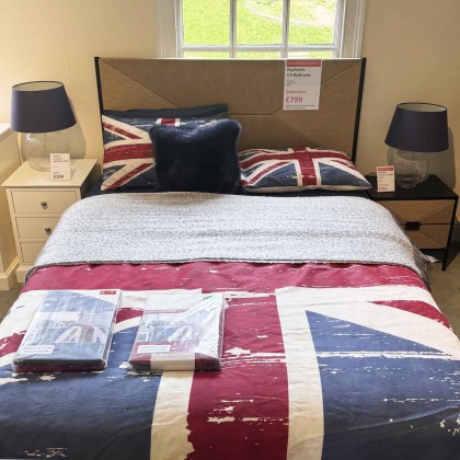 Showroom Clearance: Raphaella 5ft Bedframe