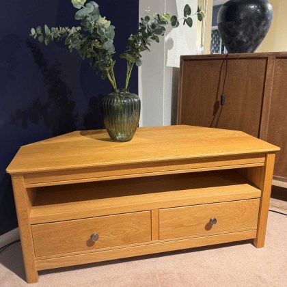 Showroom Clearance: Anbercraft Beaumont BMT17 Large Corner TV Unit with Solid Oak Top