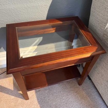 Showroom Clearance: Bradley Mellow Mahogany 827 Glass Top Lamp Table