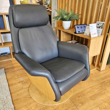 Showroom Clearance: Stressless Sam Power Recliner with Heat & Massage