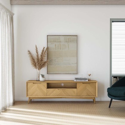 Chisholm Oak Large Media Unit