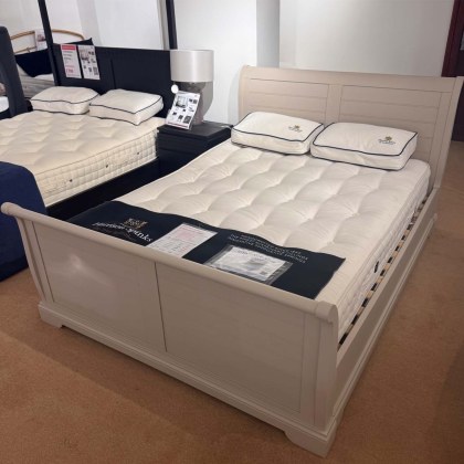 Showroom Clearance: 5ft Hinton Sleigh Bed