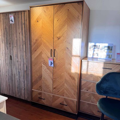 Showroom Clearance: Riley Rustic Oak Double Wardrobe Showroom Clearance: Riley Rustic Oak Double Wardrobe
