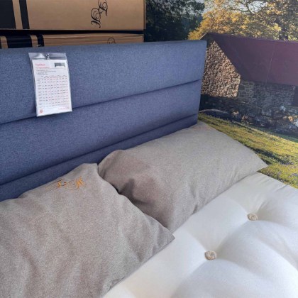 Showroom Clearance: 5ft Fingle Shallow Divan Set with Honiton Headboard