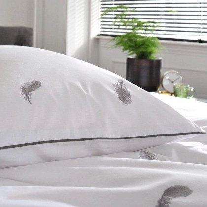 Feathers Embroidered Cotton Duvet Set