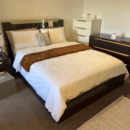 Showroom Clearance: Sestino 5ft Ottoman Bedframe