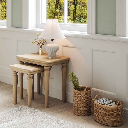 Bideford Oak Nest of 2 Tables Bideford Oak Nest of 2 Tables