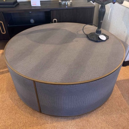 Showroom Clearance: 7532 Classio Coffee Table Showroom Clearance: 7532 Classio Coffee Table
