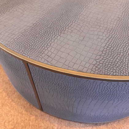 Showroom Clearance: 7532 Classio Coffee Table Showroom Clearance: 7532 Classio Coffee Table