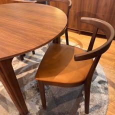 Showroom Clearance: Skovby SM111 Round Extending Dining Table & 4x SM52 Leather Dining Chairs