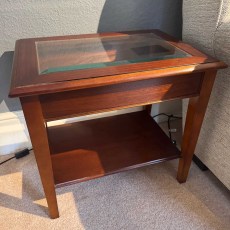 Showroom Clearance: Bradley Mellow Mahogany 827 Glass Top Lamp Table