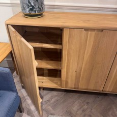 Showroom Clearance: Chilgrove Oak 3 Door Sideboard