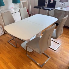 Showroom Clearance: Lorenzo 160-200cm Extending Dining Table & 4x Essence Chairs Showroom Clearance: Lorenzo 160-200cm Extending Dining Table & 4x Essence Chairs