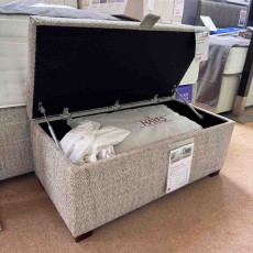 Showroom Clearance: Relyon 90cm Blanket Box Showroom Clearance: Relyon 90cm Blanket Box