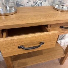 Showroom Clearance: Warwick Oak WN58S Small Console Table with Shelf