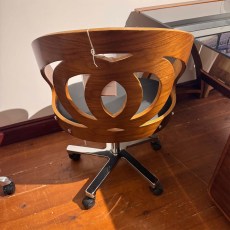 Showroom Clearance: Poise 130cm Wide Laptop Desk with 606 Leather Office Chair & 3 Drawer Chest Showroom Clearance: Poise 130cm Wide Laptop Desk with 606 Leather Office Chair & 3 Drawer Chest