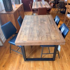 Showroom Clearance: Lyndon Extending Dining Set with 4x Dunston Dining Chairs Showroom Clearance: Lyndon Extending Dining Set with 4x Dunston Dining Chairs