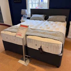 Showroom Clearance: 6ft Zipped Hembury Mattress on 2+2 Drawer Base with Oblong Headboard