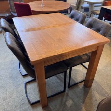 Showroom Clearance: 2144 Hamilton Compact Extending Dining Table