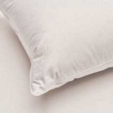 Vispring Hungarian Goose Feather & Down Pillow