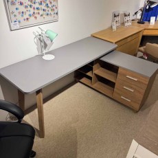 Showroom Clearance: Axel Desk Showroom Clearance: Axel Desk