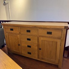 Showroom Clearance: Cordoba Oak Large 2 Door 6 Drawer Sideboard