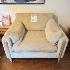 Showroom Clearance: Jerome Snuggler Showroom Clearance: Jerome Snuggler