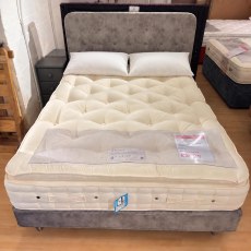 Showroom Clearance: Hypnos 5ft Pillow Top Saunderton Divan Set & Margaret Shallow Headboard Showroom Clearance: Hypnos 5ft Pillow Top Saunderton Divan Set & Margaret Shallow Headboard