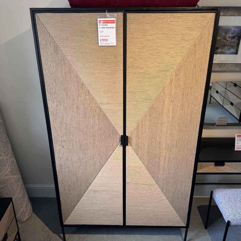 Showroom Clearance: Raphaella Double Wardrobe Showroom Clearance: Raphaella Double Wardrobe