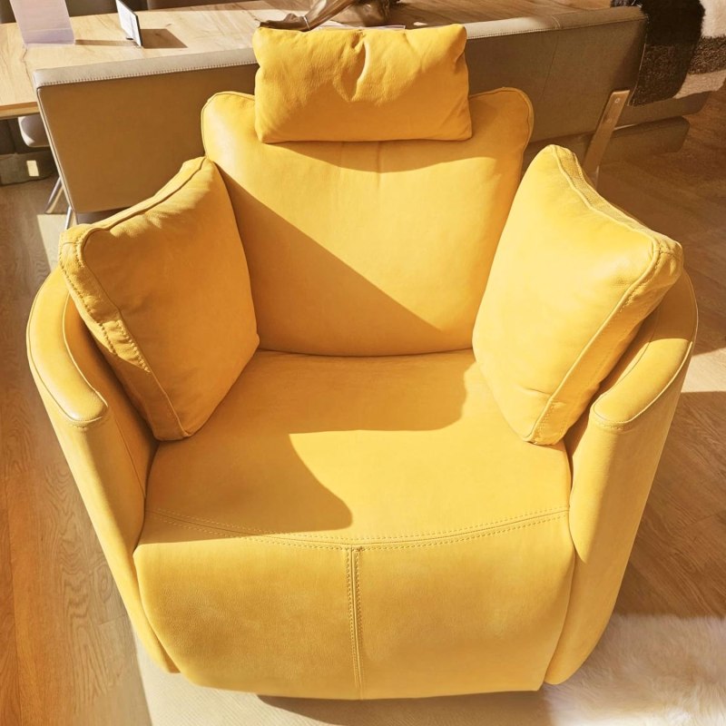 Showroom Clearance: Fama Moonrise Electric Swivel Recliner Showroom Clearance: Fama Moonrise Electric Swivel Recliner