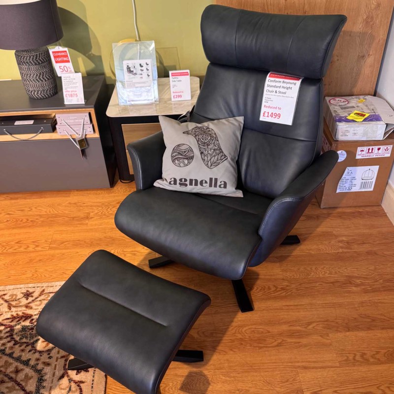 Showroom Clearance: Conform Beyoung Standard Height Chair & Stool Showroom Clearance: Conform Beyoung Standard Height Chair & Stool