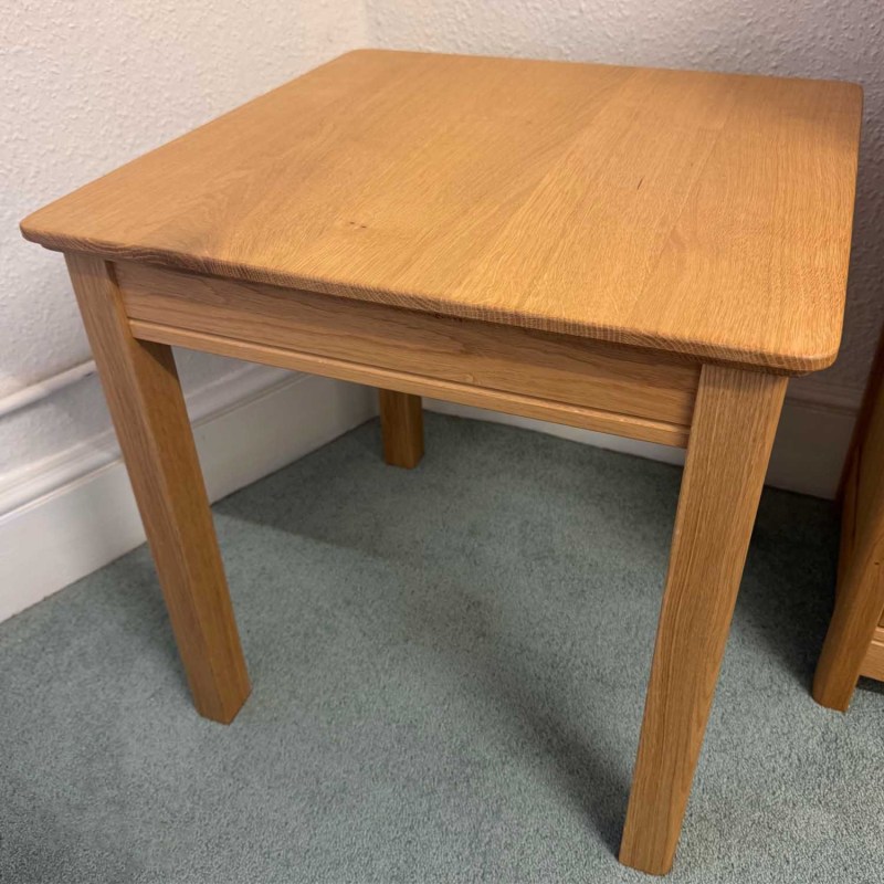 Showroom Clearance: Anbercraft Beaumont BMT05 Lamp Table with Solid Oak Top Showroom Clearance: Anbercraft Beaumont BMT05 Lamp Table with Solid Oak Top