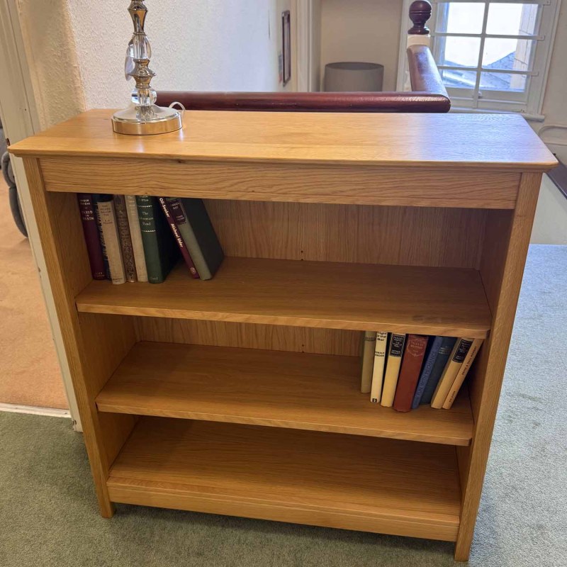 Showroom Clearance: Anbercraft Beaumont BMT20C2/N Bookcase Showroom Clearance: Anbercraft Beaumont BMT20C2/N Bookcase