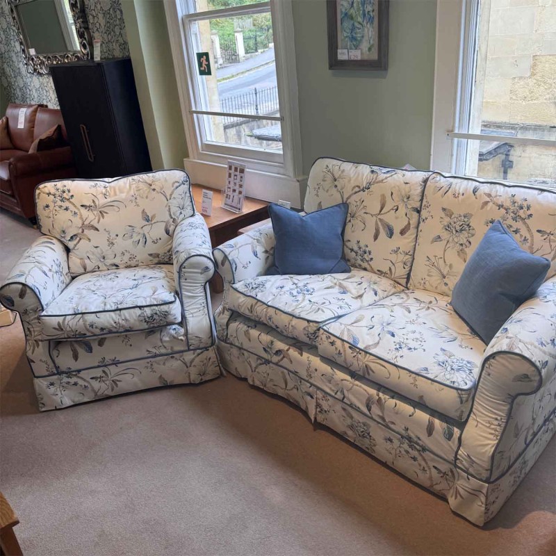 Showroom Clearance: Chawton Small Loose Cover Sofa & Chair Showroom Clearance: Chawton Small Loose Cover Sofa & Chair
