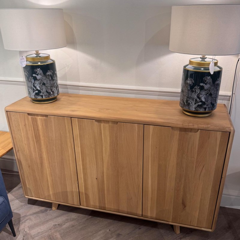 Showroom Clearance: Chilgrove Oak 3 Door Sideboard Showroom Clearance: Chilgrove Oak 3 Door Sideboard
