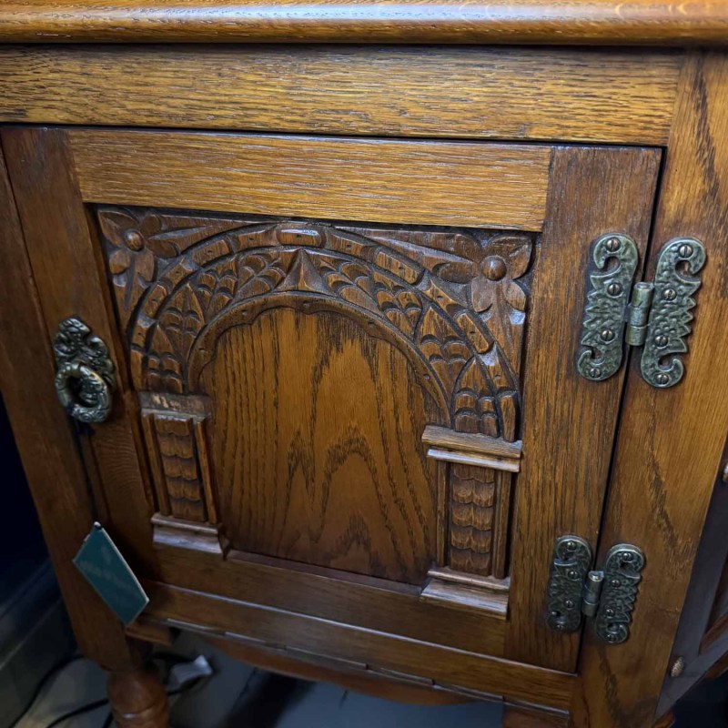 Showroom Clearance: Old Charm OCH1434 Canted Table Showroom Clearance: Old Charm OCH1434 Canted Table