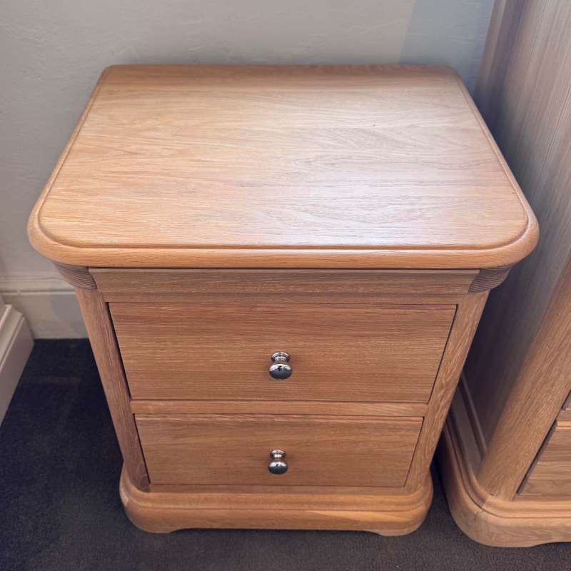 Showroom Clearance: Olivia 801 Large 2 Drawer Bedside Chest Showroom Clearance: Olivia 801 Large 2 Drawer Bedside Chest