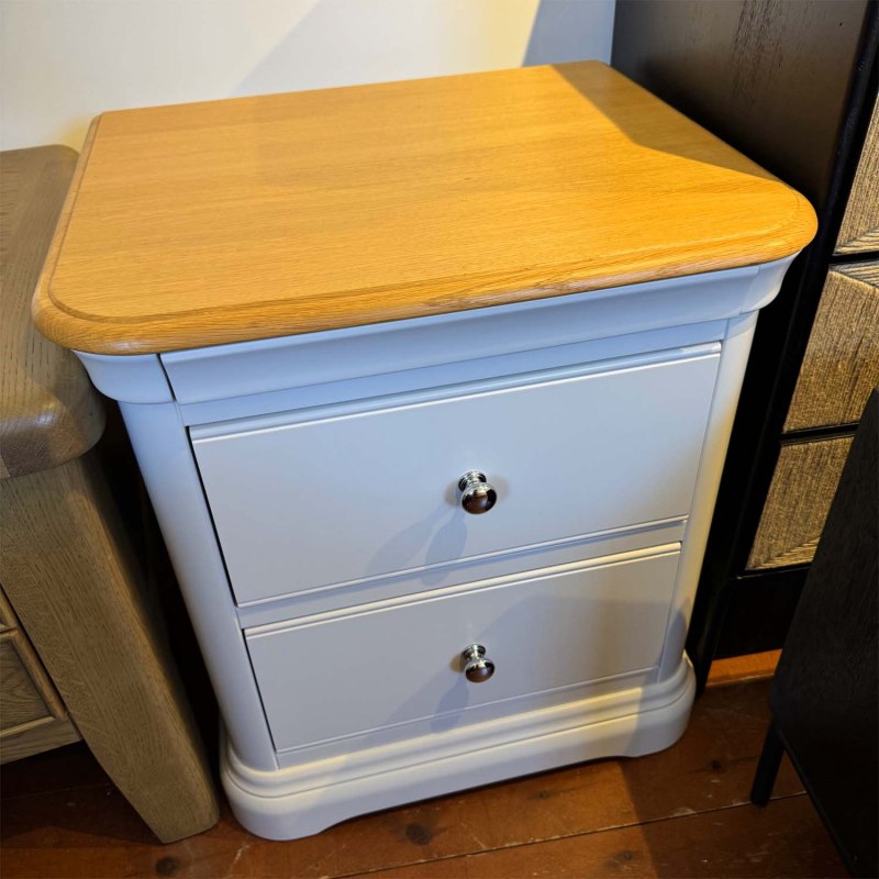 Showroom Clearance: Olivia 801 Large 2 Drawer Bedside Chest Showroom Clearance: Olivia 801 Large 2 Drawer Bedside Chest