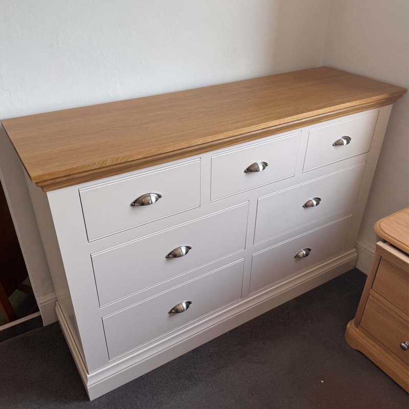 Showroom Clearance: Cello Oak / Painted 4+3 Drawer Chest Showroom Clearance: Cello Oak / Painted 4+3 Drawer Chest