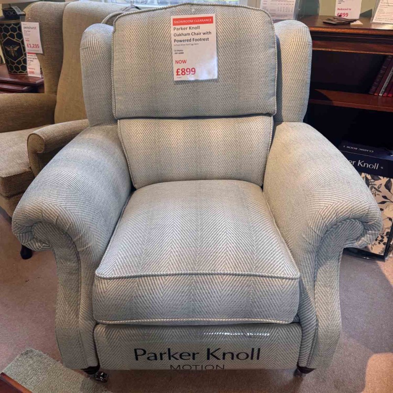 Showroom Clearance: Parker Knoll Oakham Chair with Powered Footrest Showroom Clearance: Parker Knoll Oakham Chair with Powered Footrest