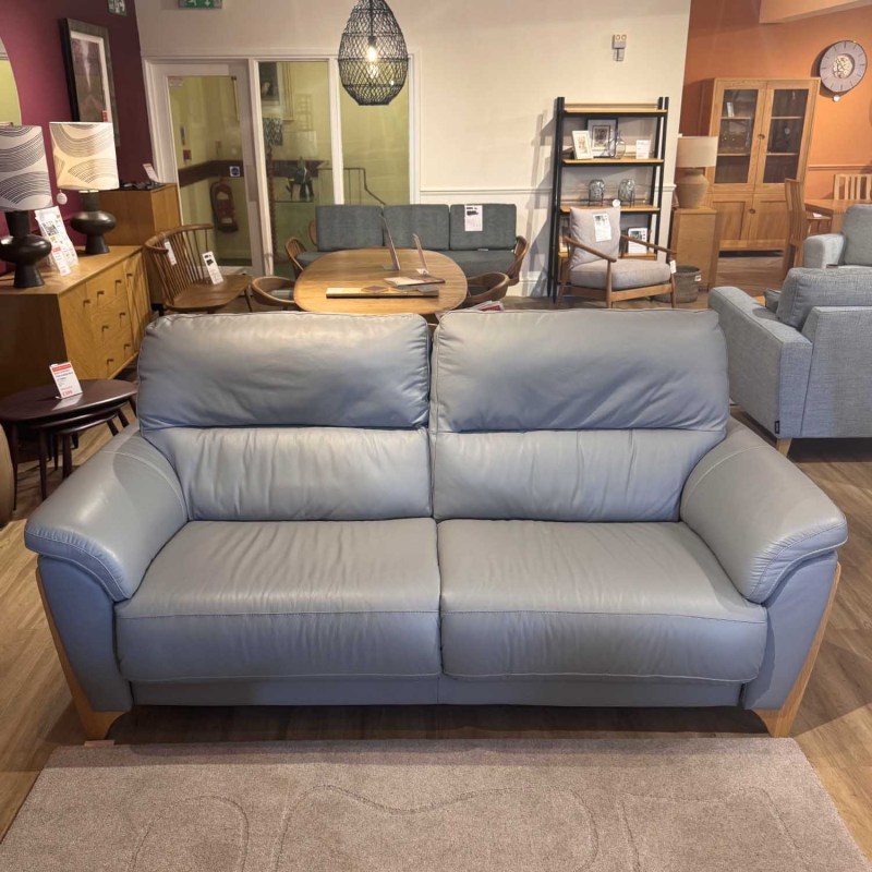 Showroom Clearance: Ercol Enna 3270/4S Large Leather Sofa Showroom Clearance: Ercol Enna 3270/4S Large Leather Sofa