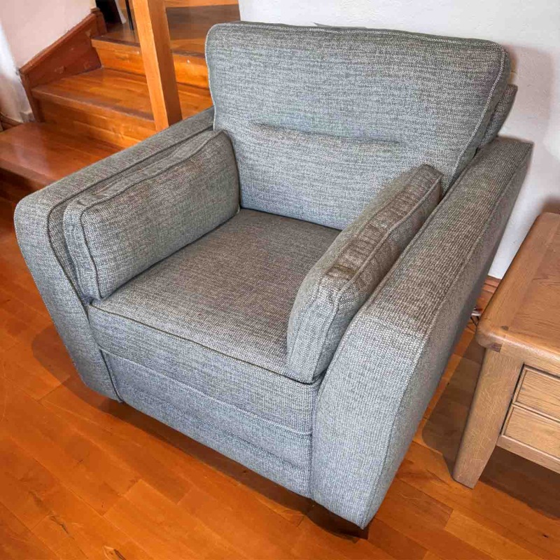 Showroom Clearance: Andy Electric Recliner Armchair Showroom Clearance: Andy Electric Recliner Armchair