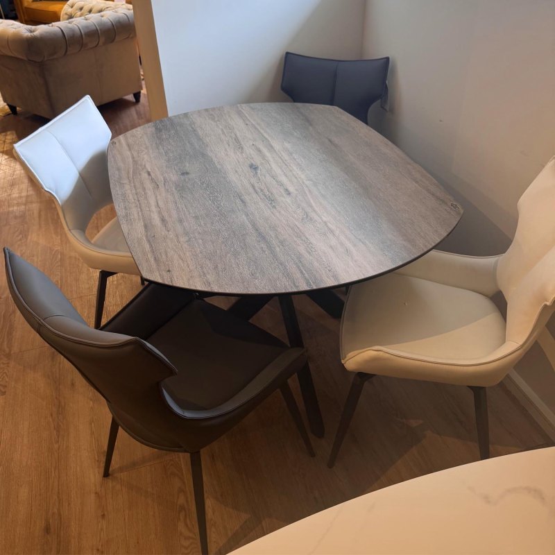 Showroom Clearance: Mezzanna 130-190cm Extending Dining Table & 4x Sanzio Chairs Showroom Clearance: Mezzanna 130-190cm Extending Dining Table & 4x Sanzio Chairs