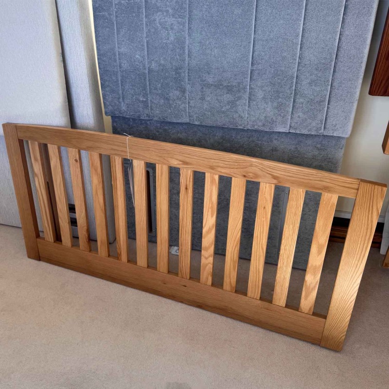 Showroom Clearance: Thornbury 4ft6 Oak Headboard Showroom Clearance: Thornbury 4ft6 Oak Headboard