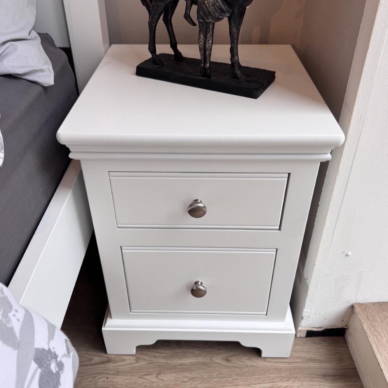 Showroom Clearance: Wimbledon 2 Drawer Bedside Showroom Clearance: Wimbledon 2 Drawer Bedside