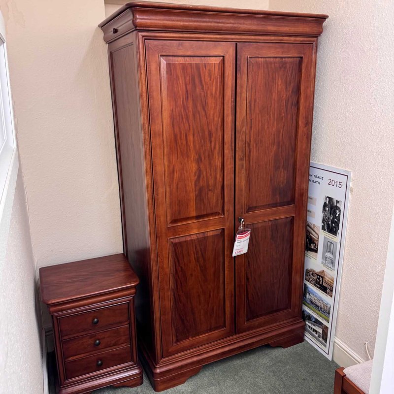 Showroom Clearance: Paris Double Wardrobe Showroom Clearance: Paris Double Wardrobe
