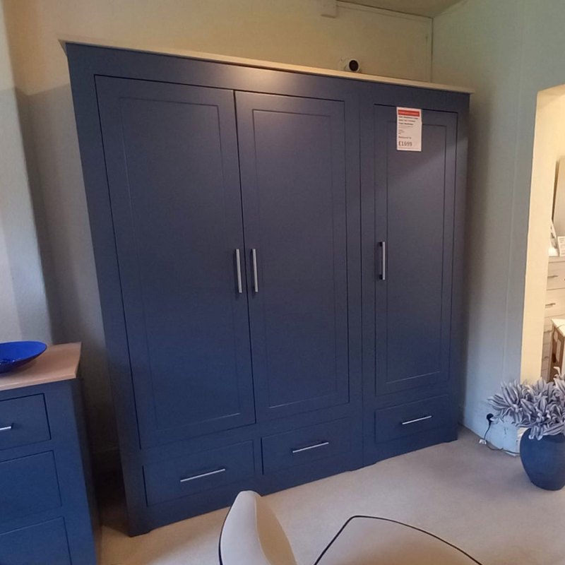 Showroom Clearance: 428A Middleton Large Extra Tall 3 Drawer Triple Wardrobe Showroom Clearance: 428A Middleton Large Extra Tall 3 Drawer Triple Wardrobe