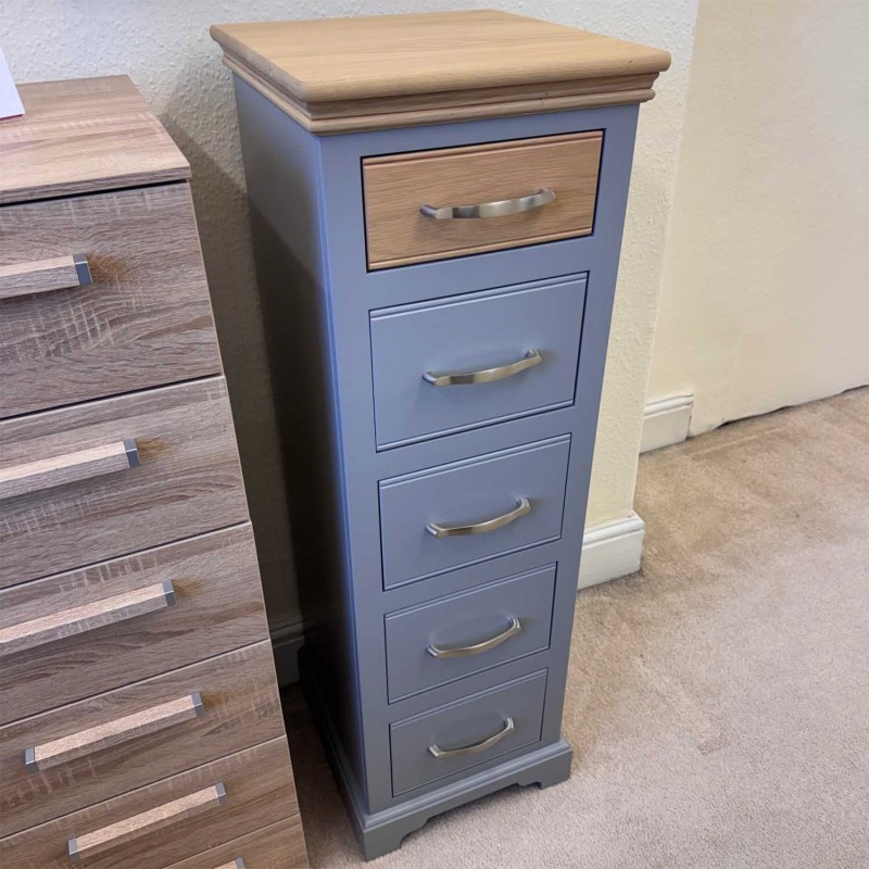 Showroom Clearance: Wimbledon 401 5 Drawer Narrow Chest with Oak Top Showroom Clearance: Wimbledon 401 5 Drawer Narrow Chest with Oak Top